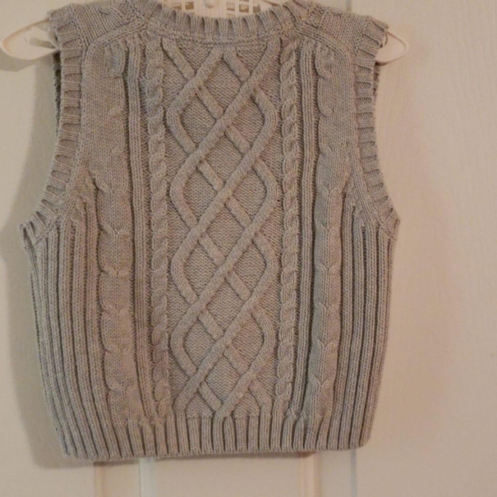 𝅺JANIE and Jack Gray Cable Knit Sweater Vest - Picture 5 of 7